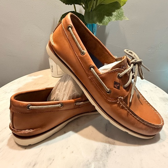 Sperry Tan Boat Shoes with Moccasin Stitching and Wrap-Around Lacing - Picture 2 of 6